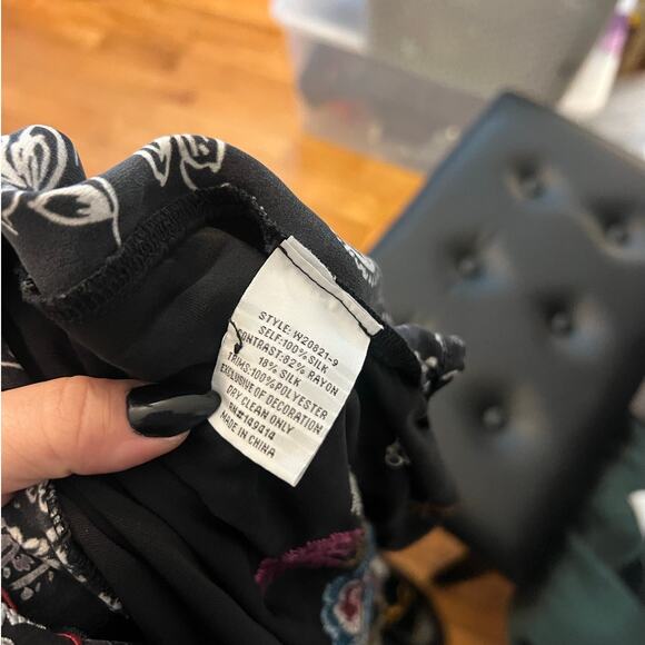 Johnny Was Black Cordelia Silk Velvet Embroidered Tunic Blouse Top Large - Picture 8 of 8